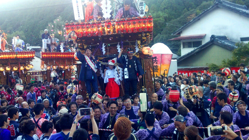 例祭日「舞児送り」